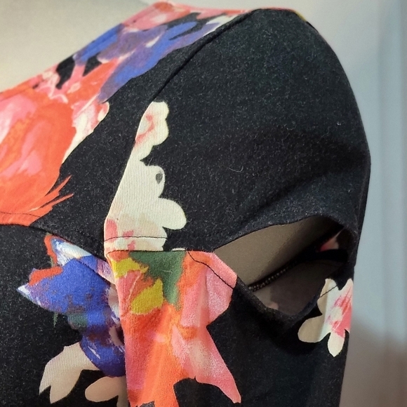 ❤️Guess Floral Top - Picture 4 of 8